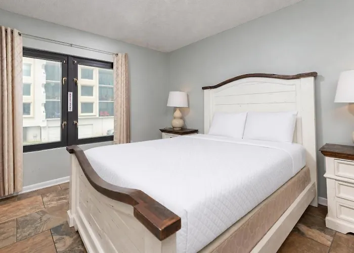 Apartment Island Winds East 109 *