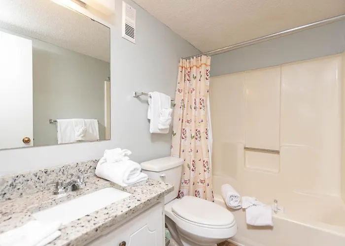 Island Winds East 109 Apartment
