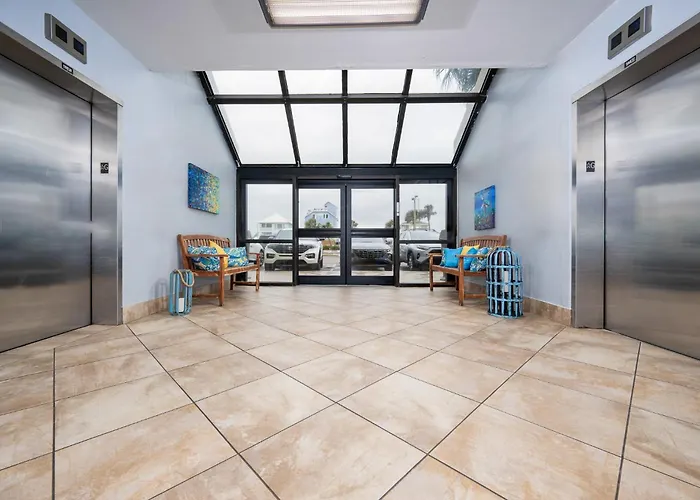 Island Winds East 109 Apartment