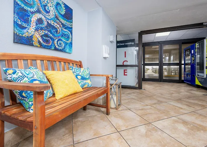 Apartment Island Winds East 109